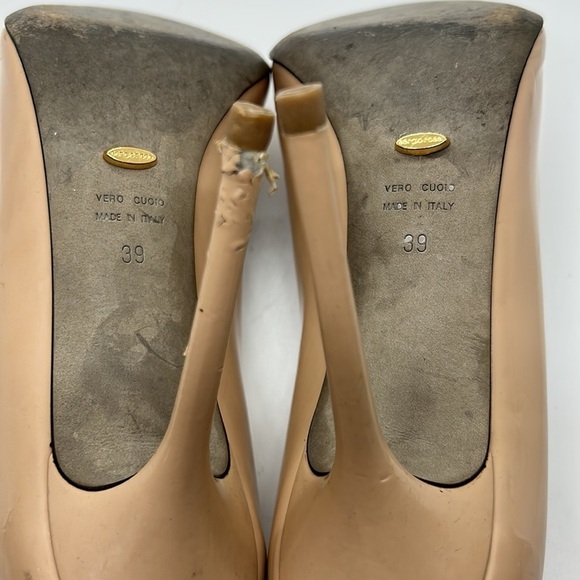 Sergio Rossi Godiva Patent Pumps. 39 - Picture 15 of 16